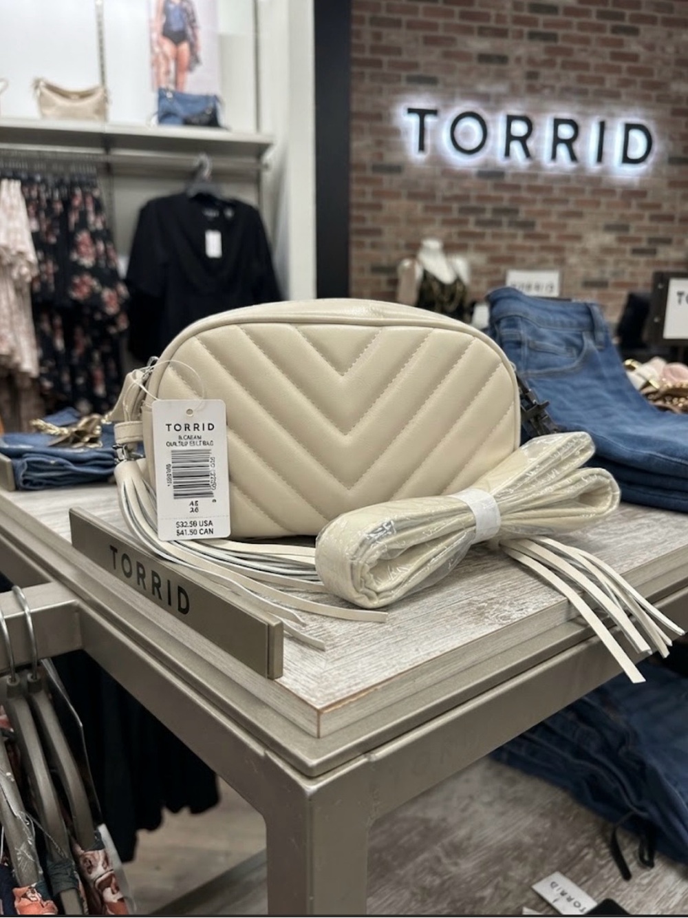 torrid NWT Cream Quilted Chevron Crossbody Bag